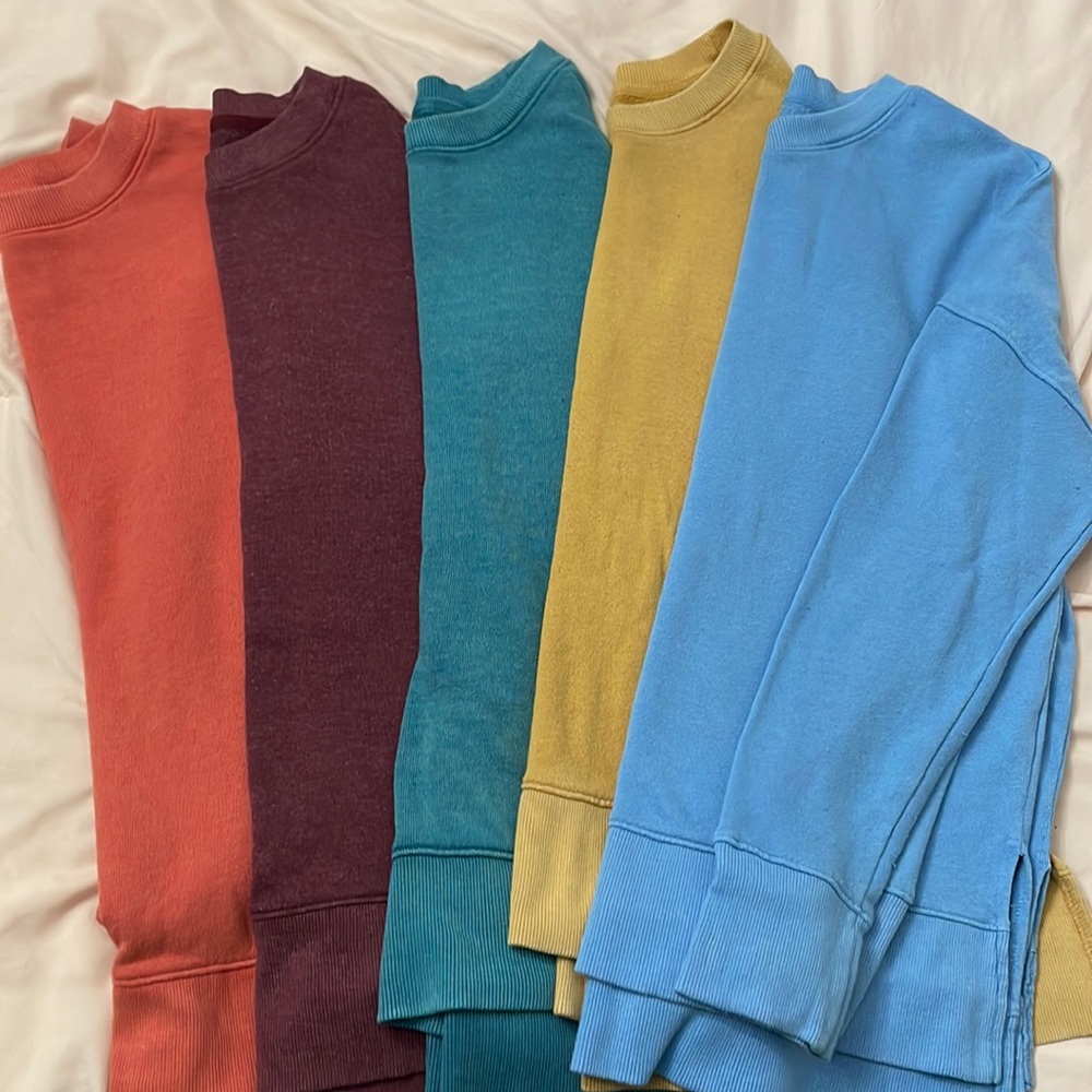 Five TIME AND TRU sweat shirts.